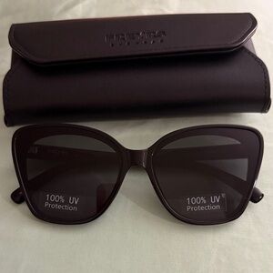 FREYRS Black Cat-Eye Sunglasses